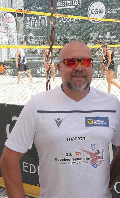 Fritz Hampel und sein Team vom VBC stellen zum 25. Mal den Stadtplatz Kopf. | Foto: Klaus Mader
