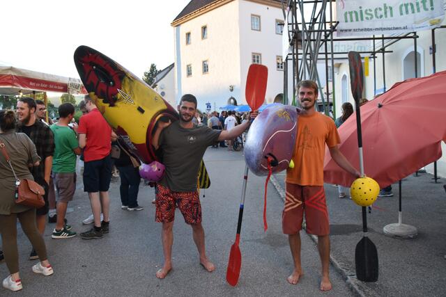 Auch Kajakfahrer konnte man am Bezirksfest in Scheibbs bei der Stadtmole erspähen. | Foto: Roland Mayr