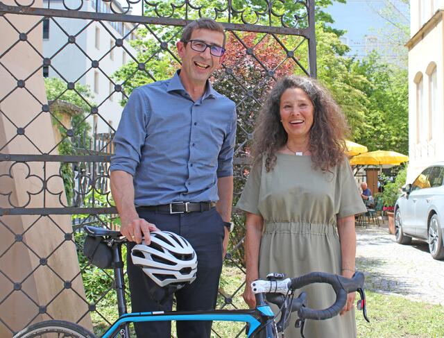 Seit 25 Jahren im Gemeinderat, seit 2021 Bürgermeister: Johann Piegger aus Sistrans mit seiner Gemeinderatskollegin und e5-Teamleiterin Ulrike Umshaus. | Foto: © Klimabündnis Tirol