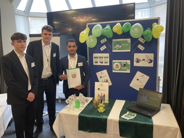 Iosif Isif, Clemens Maier und Alex Radu aus der 4CK der media.HAK haben mit ihrem Team Froschkönig die bebruck und Österreich bei der Europameisterschaft in Olten in der Schweiz vertreten. | Foto: bebruck