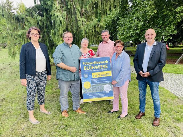 GR Mag. Yasmin Dorfstetter, GGR Peter Hofmarcher, GR Renate Widhalm, GGR Ing. Andreas Thomaso, Bürgermeistern Josefa Geiger und Vizebürgermeister Gerald Höchtel | Foto: Marktgemeinde Sieghartskirchen 