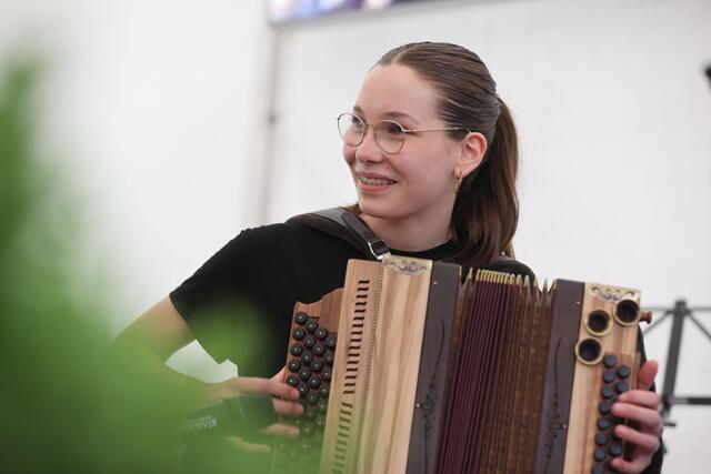 Das Konzert wurde musikalisch von jungen Solistinnen und Solisten, verschiedenen Ensembles und Orchestern sowie der Band des Musikum Grödig gestaltet. | Foto: Musikum/Franz Neumayr