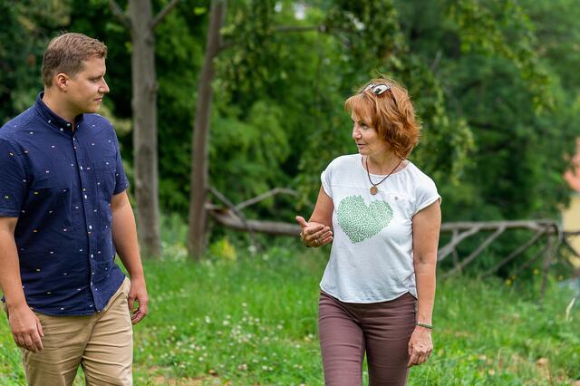 MeinBezirk.at-Redakteur Christoph Lamprecht im Gespräch mit Christine Podlipnig | Foto: Brand Images
