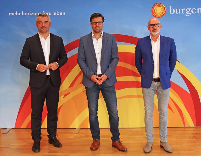 Infrastrukturlandesrat Heinrich Dorner mit Erich Gebhardt, Geschäftsführer Seemanagement Burgenland GmbH, und Christian Sailer, Leiter Task Force Neusiedler See | Foto: Bgld. Landesmedienservice