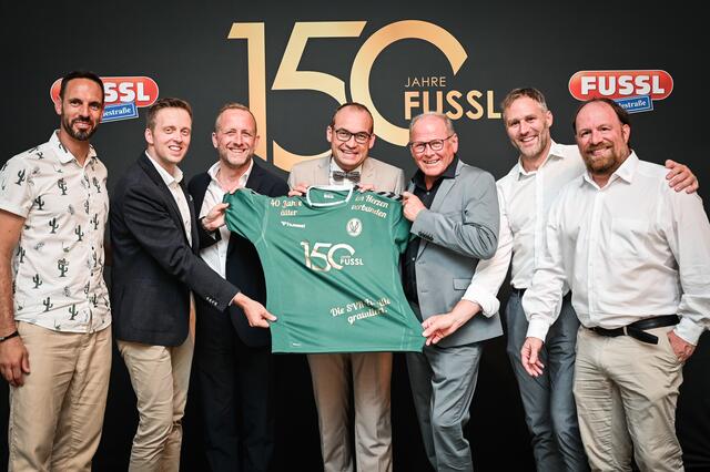 Charly und Ernst Mayr mit SV Ried. | Foto: Fussl Modestraße