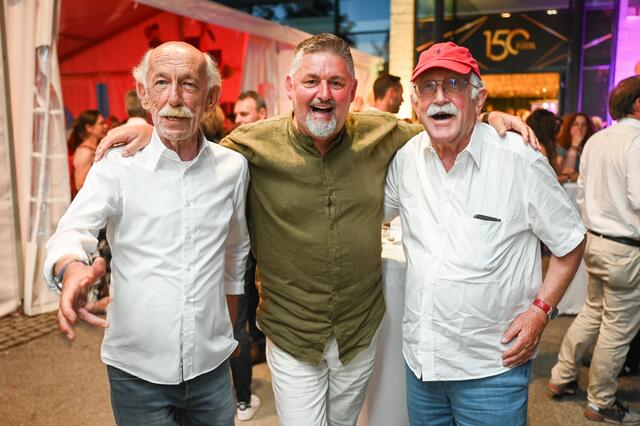 Wolfgang Weilhartner (Mitte) mit Bruno und Wolfgang Mayr (Brüder Seniorchef). | Foto: Fussl Modestraße