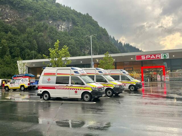 In der Nähe des Ortszentrums von Treffen wurde ein Einsatzzentrum am Spar-Parkplatz errichtet | Foto: Meinbezirk.at