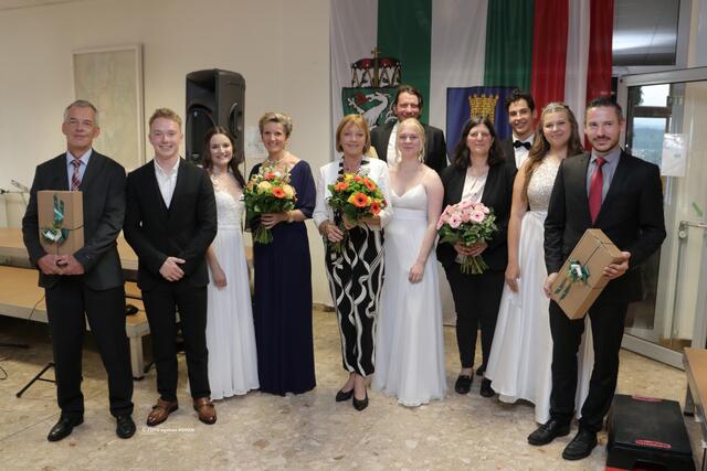 Die Klassenvorstände und ihre Klassensprecher beim Abschlussfoto | Foto: FOTO KOREN