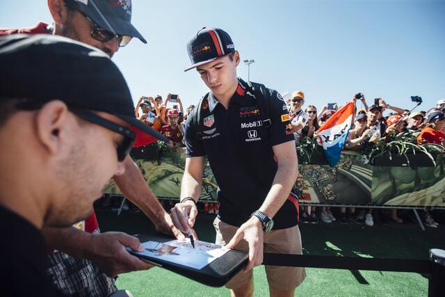 Vorjahressieger Max Verstappen wird Autogramme schreiben. | Foto: Red Bull Content Pool