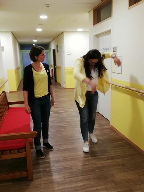 Mit diesen Übungen wird die eigene Flexibilität und die persönliche Spontanität geübt - ein Grundstein für couragiertes Handeln und Zivilcourage im Alltag.  | Foto: StoP Wels