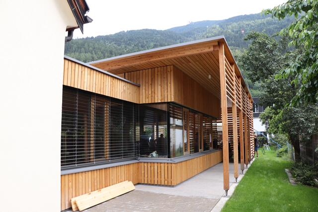 Der neue Zubau macht den Garten nun auch für die Bewohner*innen barrierefrei nutzbar. | Foto: Othmar Kolp