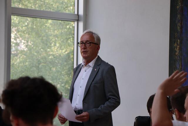 Bgm. Herbert Mayer bei seinem Bericht. | Foto: Othmar Kolp