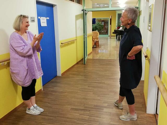 Mit diesen Übungen wird die eigene Flexibilität und die persönliche Spontanität geübt - ein Grundstein für couragiertes Handeln und Zivilcourage im Alltag.  | Foto: StoP Wels