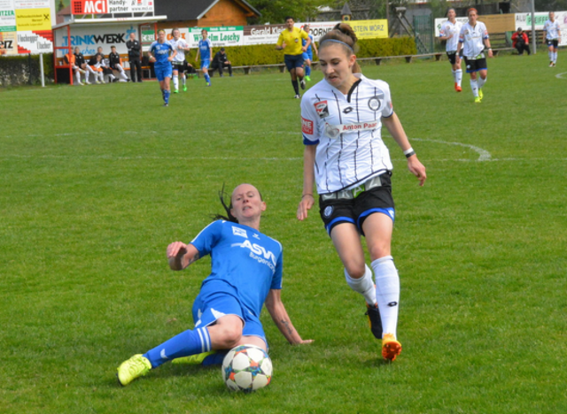 Auch für den SK Sturm Graz spielte die Spittalerin Kathi Naschenweng (rechts) | Foto: Strini