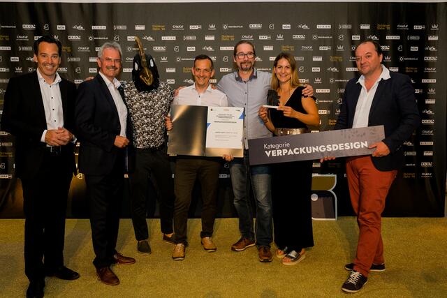 Gewinner-Agentur: Hofer Media GmbH &amp; Co KG für das Projekt: Weinetiketten Weingut Autrieth | Foto: Goldener Hahn 2022 - Matthias Heschl, Philipp Hutter