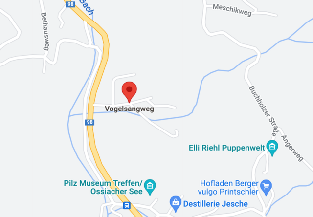 Der Vogelsangweg befindet sich in der Äußeren Einöde. Rund drei Kilometer westlich der Marktgemeinde Treffen. | Foto: Google Maps