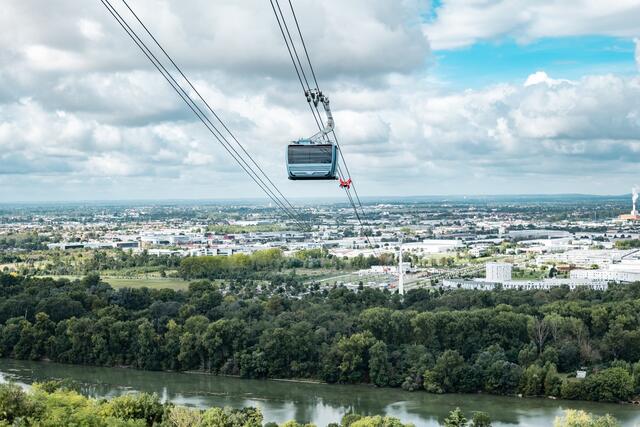 Die Anlage namens „Téléo“ ist mit fast drei Kilometern nicht nur die längste urbane Seilbahn Frankreichs, sondern zugleich die längste urbane 3S-Bahn in Europa. Insgesamt wurden rund 82 Millionen Euro in das prestigeträchtige Projekt investiert. | Foto: Leitner