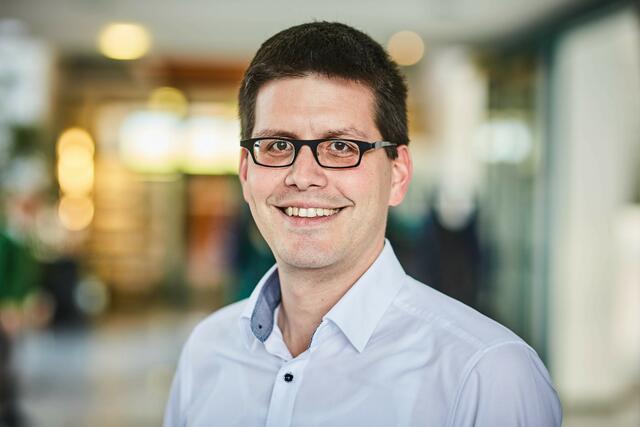 Boden-Pionier und Landwirtschaftskammer-Vizepräsident Lorenz Mayr aus Steinabrunn weiß um die Wichtigkeit des richtigen Umgangs mit dem wertvollen Gut Boden. | Foto: Boden.Leben/Franz Gleiß