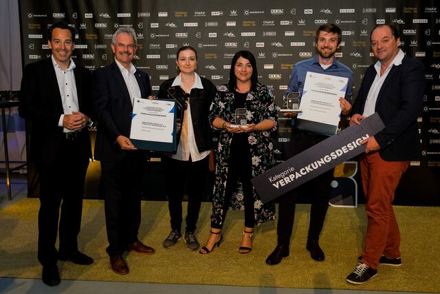 Gewinner-Agentur: Hofer Media GmbH &amp; Co KG für das Projekt: Weinetiketten Weingut Autrieth | Foto: Goldener Hahn 2022 - Matthias Heschl, Philipp Hutter