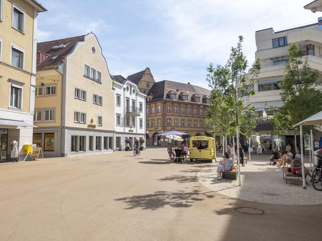 Mit einer deutlichen Verkehrsberuhigung der Innenstadt am 1. Juli 2022 geht Bregenz nicht nur denselben Weg wie viele Kommunen weltweit, die ihre Zentren entlasten wollen. Man macht noch einen Schritt darüber hinaus und hat vorarlbergweit die größte zusammenhängende Fußgängerzone geschaffen. | Foto:  Bregenz Tourismus