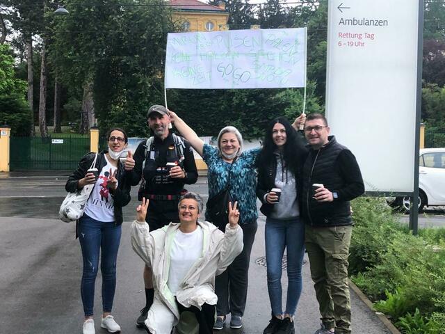 Bei der Verabschiedung vor dem Göttlicher Heiland Krankenhaus. | Foto: MiRun
