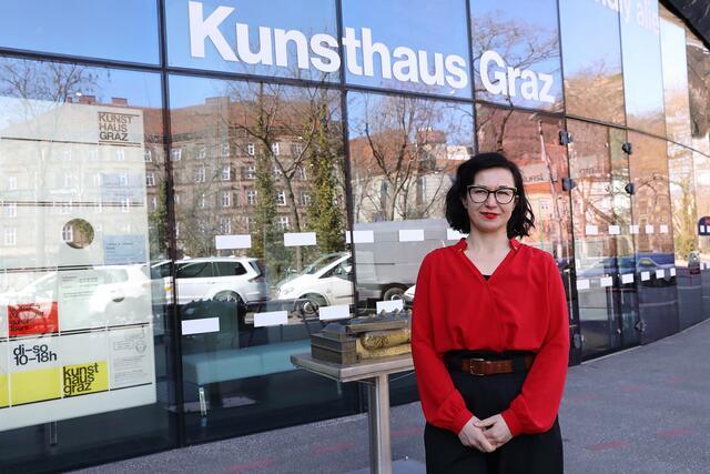 Ab 1. Jänner 2013 wird Andreja Hribernik aus Slowenien die neue Leiterin des "friendly Alien" in Graz. Die studierte Politikwissenschaftlerin kann auf eine lange Geschichte in der Kulturbranche zurückblicken. | Foto: Universalmuseum Joanneum/J.J. Kucek