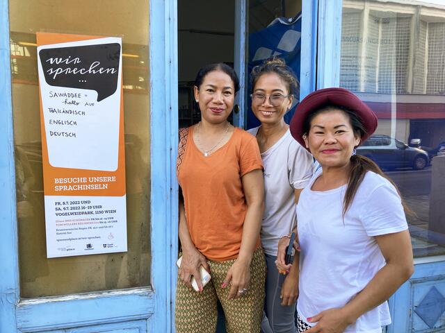 Menschen unterschiedlicher Herkunft bieten Besuchern des Vogelweidparks gratis Blitzkurse in ihrer Sprache an. | Foto: space and place