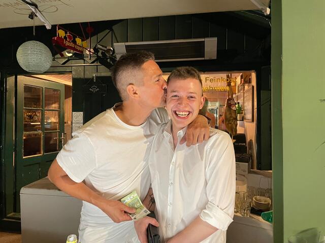 Auch das Team von "el gusto espanol" am Grünen Markt war bester Stimmung. | Foto: Katrin Pirzl