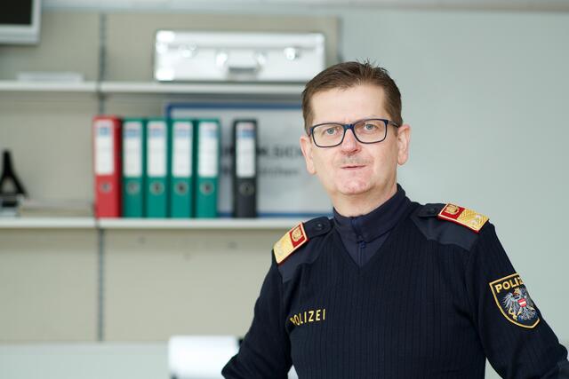 Bezirkspolizeikommandant Johann Neumüller spricht von einer Steigerung bei Gewaltfällen in der Familie von 30% gegenüber 2019.  