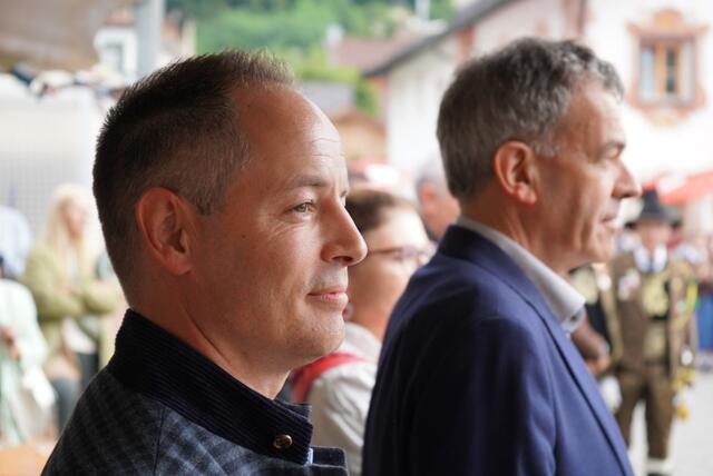 Markus Lassenberger und Georg Willi sind sich bei der Bedeutung des Vereinslebens für die Stadt einig.