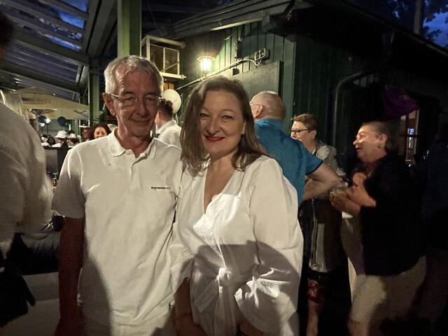 PR-Lady Gertraud Auinger-Oberzaucher genoss die gute Stimmung am Grünen Markt. | Foto: Katrin Pirzl