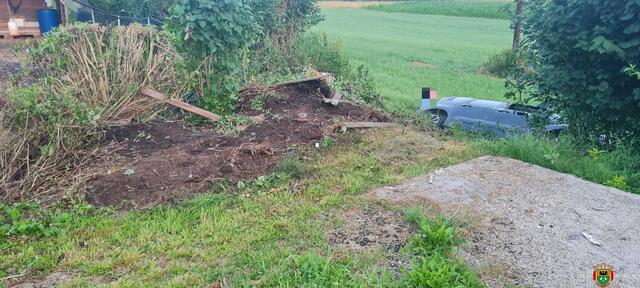 In Ligist lag ein führerloses Fahrzeug im Bachbett und wurde von der FF Ligist geborgen. | Foto: FF Ligist