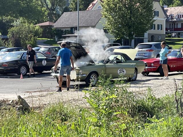 Bei der brütenden Hitze kann ein Motor schon einmal ungewollt heiß laufen. Es ist aber alles gut ausgegangen. | Foto: RegionalMedien Hofmüller