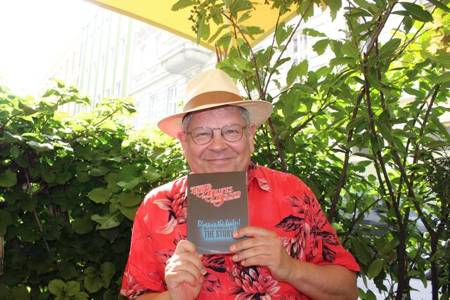 Gerührt und stolz ist Erik Trauner auf die DVD zum 45-jährigem Bestehen der Mojo Blues Band. | Foto: Sabine Ivankovits
