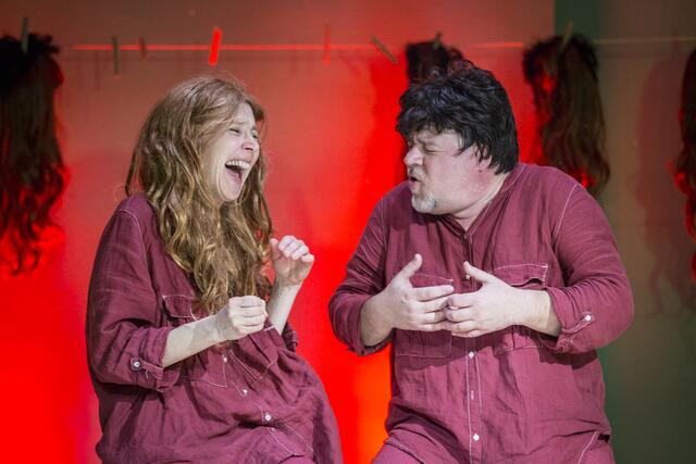 Katharina Trojer und Peter Wolf sind mit der "Sendersbühne mobil" unterwegs. | Foto: Sendersbühne