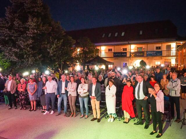 Konzert für Alle in Thalheim bei Wels zu Ehren von Musikschuldirektor Wolfgang Reifeneder. | Foto: Christian Keinberger