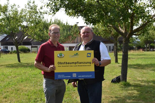 Echte Streuobst-Pioniere in unserer Region: Die Baumpflanz-Aktion feiert am Mostlandhof in Purgstall ihr 30-jähriges Bestehen. | Foto: Roland Mayr