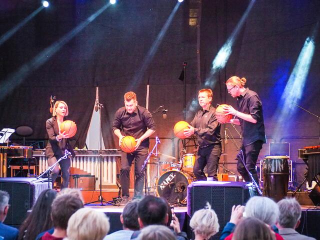 Konzert für Alle in Thalheim bei Wels zu Ehren von Musikschuldirektor Wolfgang Reifeneder. | Foto: Christian Keinberger