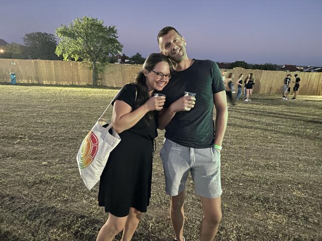 Harriet Stacherl und Florian Fuchs (v.l.) waren unter den Gästen. | Foto: Sandra Koeune