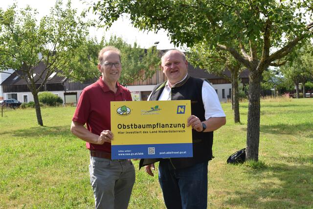 Echte Streuobst-Pioniere in unserer Region: Die Baumpflanz-Aktion feiert am Mostlandhof in Purgstall ihr 30-jähriges Bestehen. | Foto: Roland Mayr