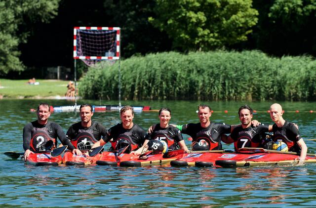 Team Salzburg 2: Coco Bricout, Jonas Knapp, Roman Engl, Stephi Pichler, Severin Krug, Ruth Herrgottshöfer, Michael Roche, Daniel Maier
 | Foto:  Kanupolo Salzburg/Michael Thieme 