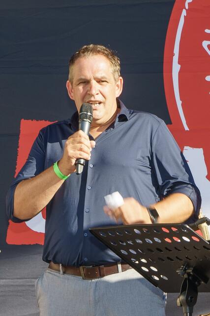 Bürgermeister Peter Schwemberger begrüßte die Festgäste. | Foto: Walter Morri
