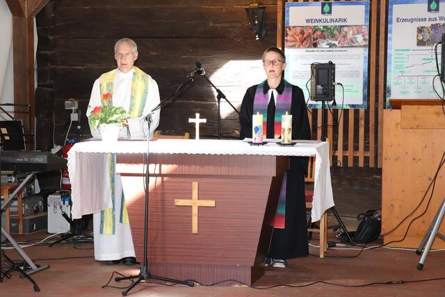 Generalvikar Kan. Michael Wüger und Pfarrerin Tanja Sielemann feierten den Gottesdienst