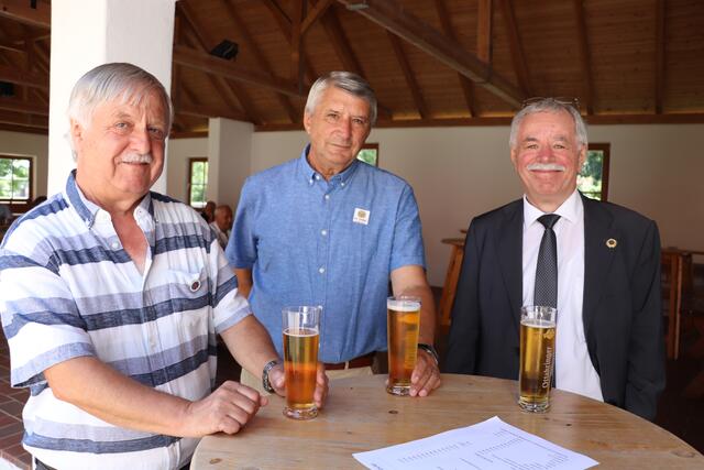 Vize-Präsident Anton Huber, Bürgermeister Vinzenz Knor und Vorstandmitglied Klaus Gerger (v.l.)