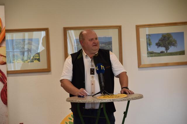 Echte Streuobst-Pioniere in unserer Region: Die Baumpflanz-Aktion feiert am Mostlandhof in Purgstall ihr 30-jähriges Bestehen. | Foto: Roland Mayr