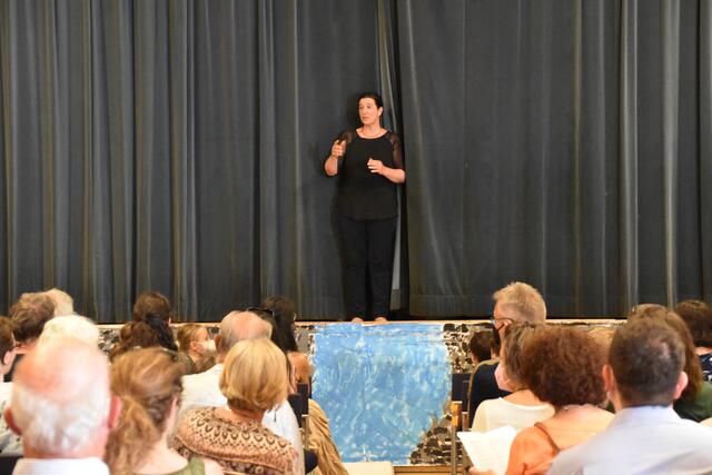 Eva Zelzers Klasse spielte, die Lehrerin führte Regie. | Foto: Kautzky