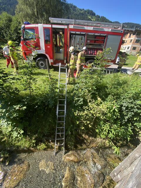 Die Einsatzkräfte konnten nur noch die Leiche des 46-Jährigen bergen. | Foto: ZOOM.Tirol