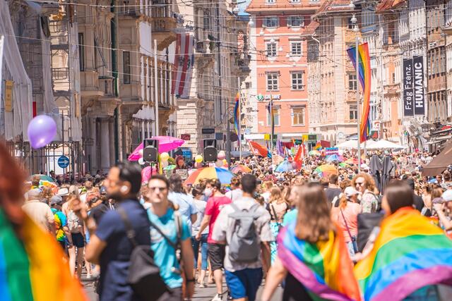 Voller Regenbogen war die Grazer Innenstadt am Samstag bei der Christopher Street Day Parade.  | Foto: CSD-Parade