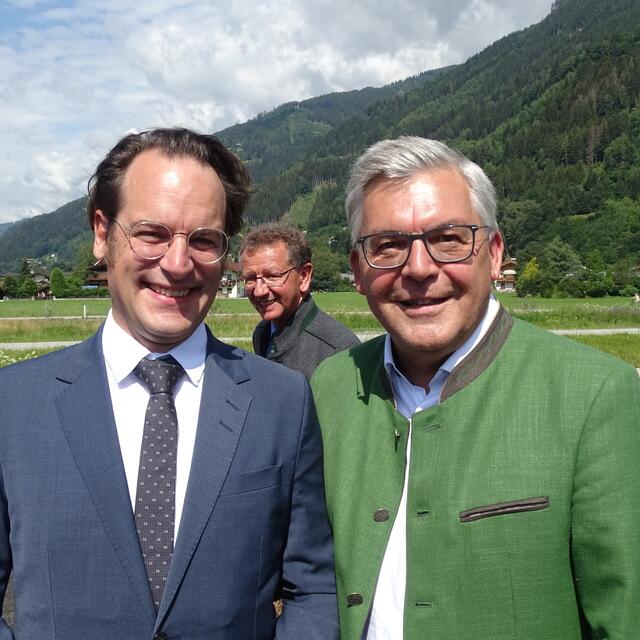 Landesbaudirektor Daniel Burtscher freute sich mit Landesrat Josef Schwaiger. | Foto: Eike Krenslehner