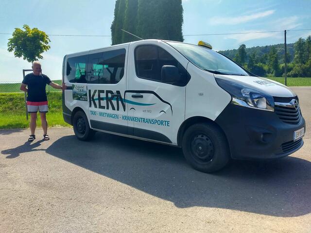 Taxiunternehmer Reinhold Kern transportiert die Fahrgäste zwischen den Zickental-Gemeinden sowie nach Güssing, Stegersbach und Fürstenfeld. | Foto: Klaus Weber